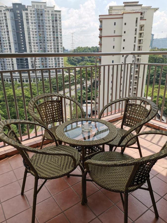 Ainis Guest House In Vista Amani Condominium Kuala Lumpur Exterior foto